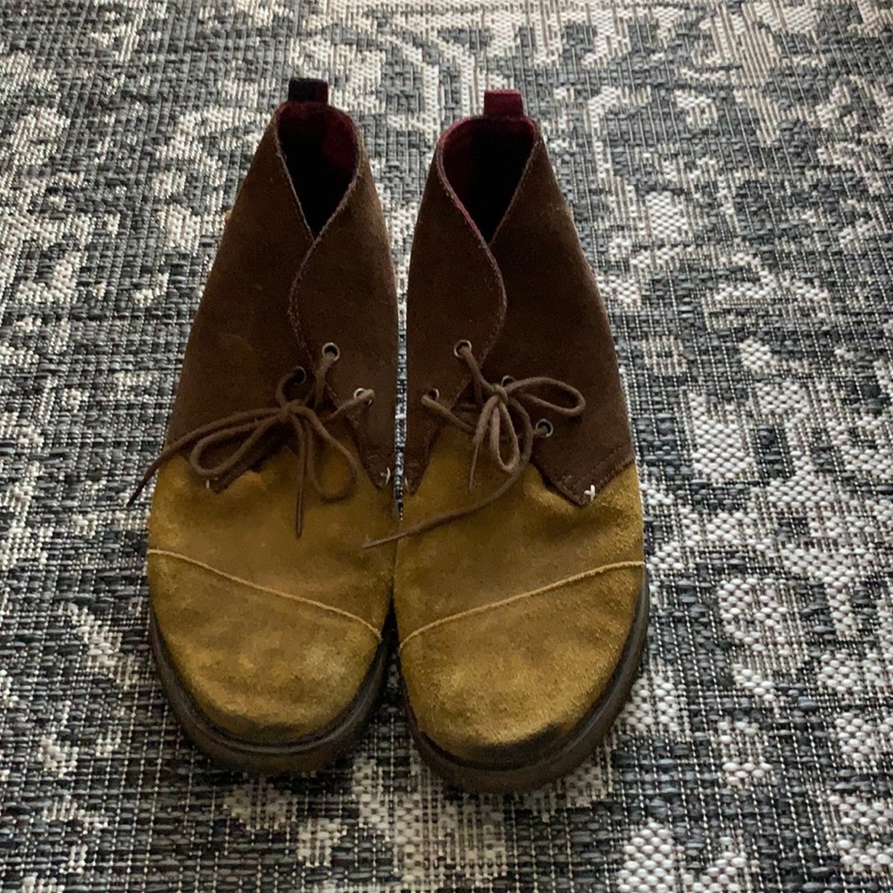 toms suede chukka boot